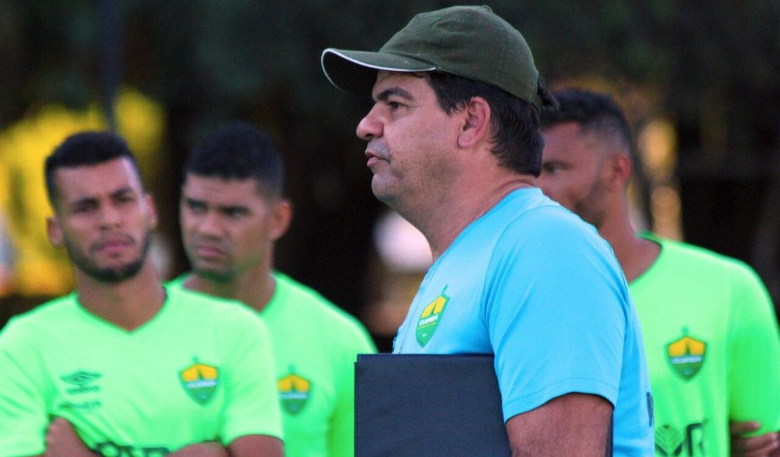 Técnico do Cuiabá pede para o time melhorar o ataque no jogo contra o ASA