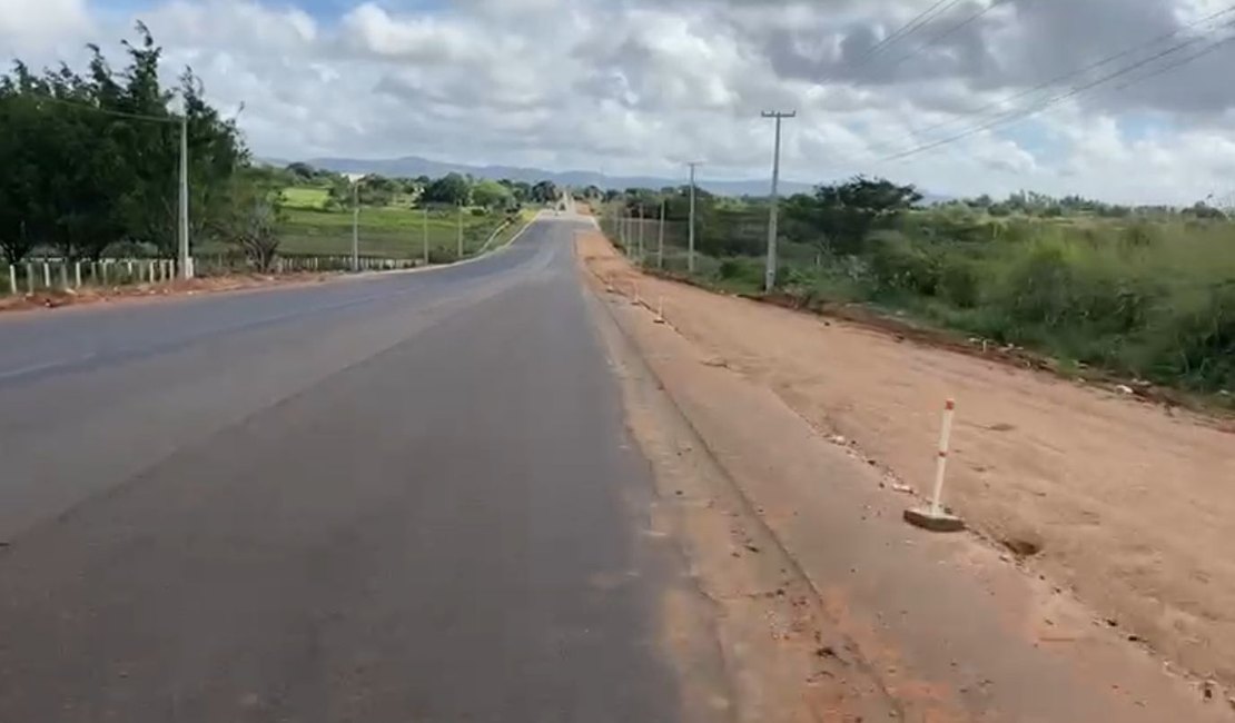 [Vídeo] AL-115: falta de sinalização continua e motoristas reclamam dos riscos