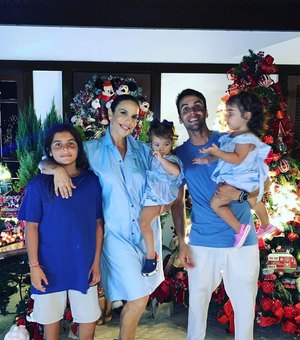 Ivete Sangalo celebra Natal com foto rara em família