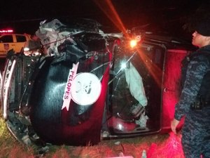 Viatura do Pelopes bate em poste em Maragogi