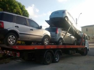 Operação do BPTran autua 12 motoristas e apreende cinco veículos irregulares