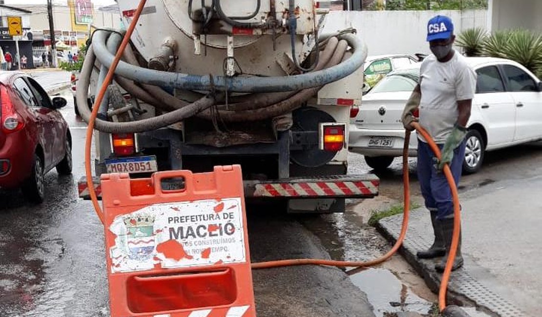 Prefeitura monitora problemas causados pelas chuvas neste sábado, em Maceió