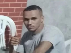 Homem morre após ser baleado na testa dentro de residência em Arapiraca