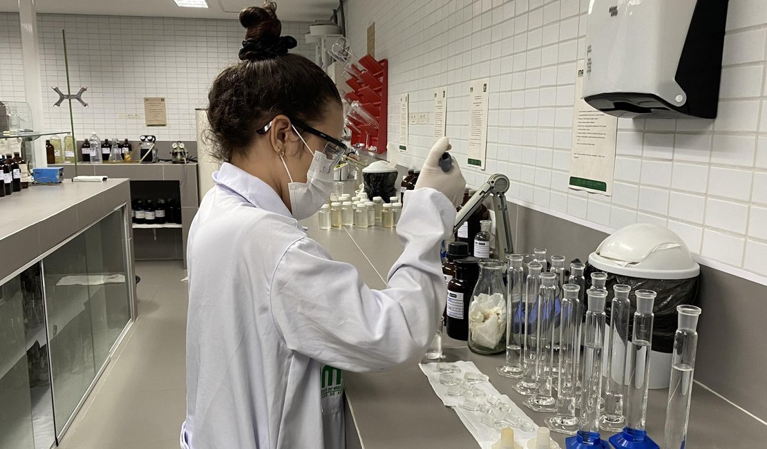 IMA diz que mortandade de peixes em Jequiá da Praia foi provocada por ações humanas