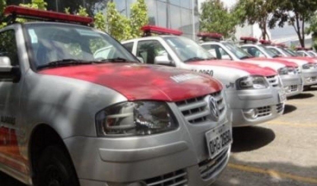 Quatro pessoas são presas e dois menores apreendidos suspeitos de roubo em Maceió