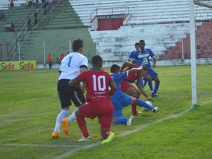 Stênio Garcia marca três, e Real Noroeste-ES pega o Criciúma