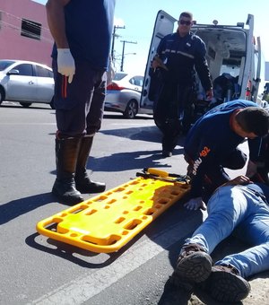 Jovem é atingido por motocicleta ao tentar atravessar rua em Arapiraca