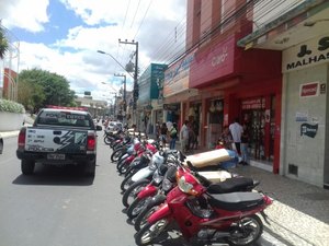 Assaltante leva oito celulares de loja da Claro no centro de Arapiraca