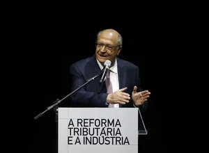 Alckmin se diz entusiasta da reforma tributária e aponta benefícios