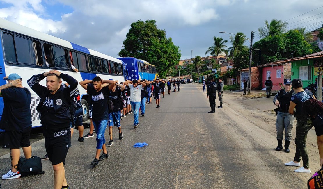 Polícia evita confronto entre torcedores nas proximidades da cidade de Messias