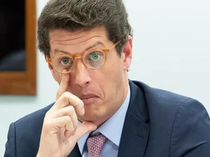 'Apresentei desculpas e colocamos ponto final', diz Salles sobre ministro da Secretaria de Governo