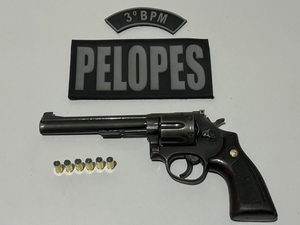 Homem é preso por porte ilegal de arma de fogo em bar na zona rural de Limoeiro de Anadia