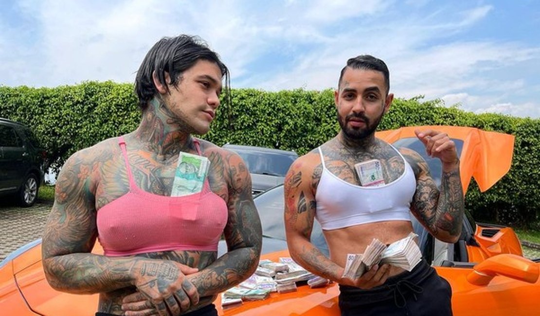 Influencer supertatuado coloca silicone nos peitos após aposta com cunhado