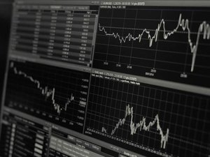 Após 5 anos de alta, Ibovespa fecha 2021 em queda de quase 12%
