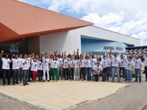 Durante protesto em Arapiraca, servidores do Judiciário de Alagoas recusam proposta