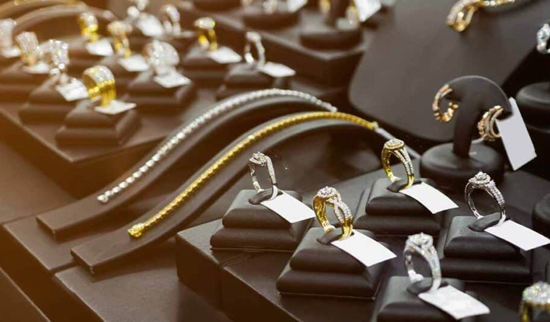 Joalheria é condenada a indenizar cliente por atraso e envio de produtos errados