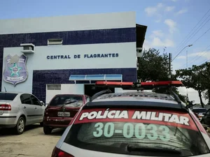 Polícia encontra drogas escondidas em área de mata na Chã da Jaqueira, em Maceió