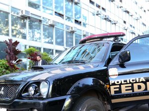 Polícia investiga se mais pessoas participaram da agressão a Bolsonaro
