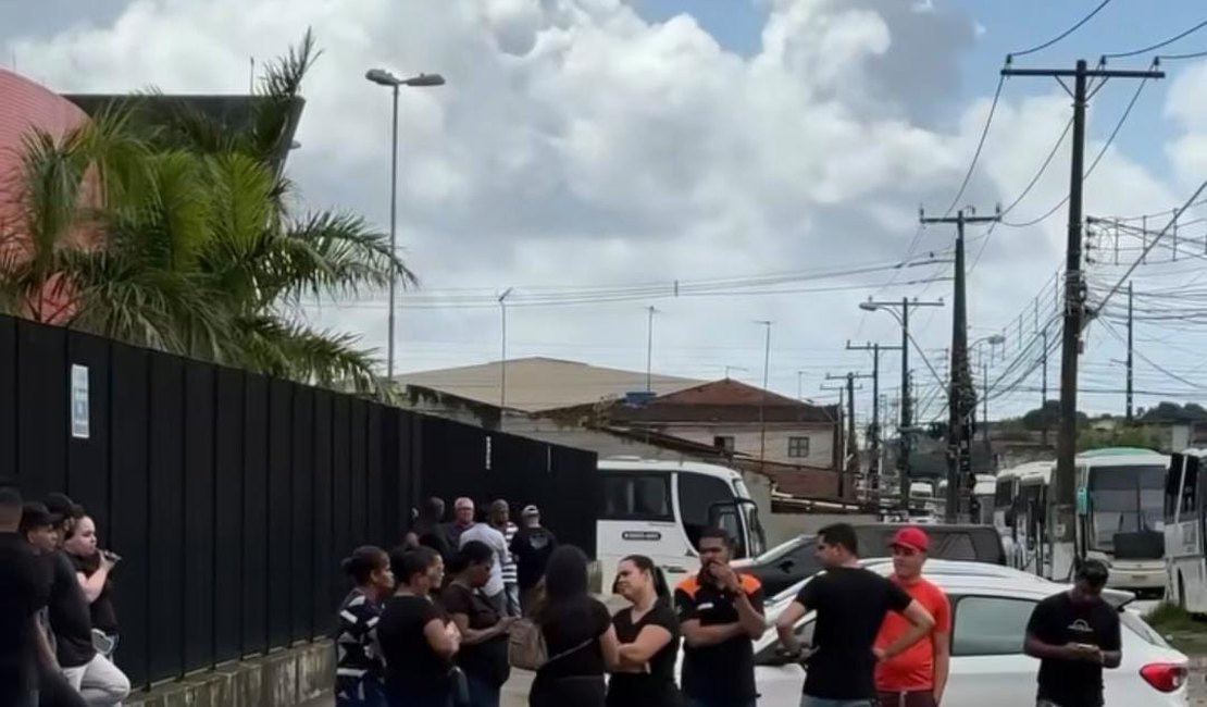 Amigos e familiares fazem carreata para homenagear motorista morto no acidente em Coruripe