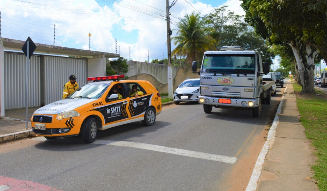 Agentes da SMTT retiram de circulação moto com queixa de roubo