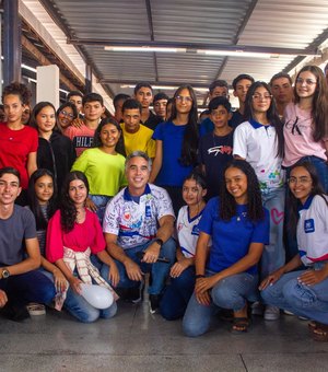 Rafael Brito premia vencedores do 1º Concurso de Decoração Natalina para Escolas Públicas