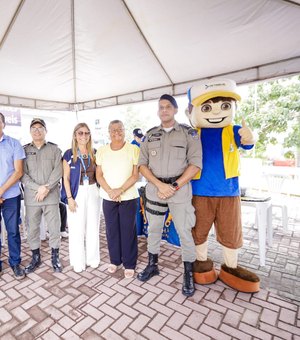 Tia Júlia destaca importância da educação no trânsito durante blitz educativa em Palmeira dos Índios