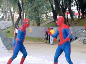 Homens-aranha conquistam milhões de seguidores com vídeos de parkour