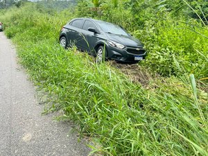 [Vídeo] Óleo na pista causa perigo e acidentes em Matriz de Camaragibe