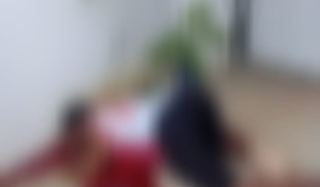 Homem morre após ser atacado a tiros na porta de casa no município de Maragogi
