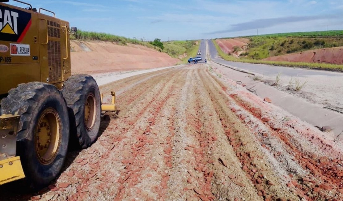 Estrada que liga aeroporto a Av. Cachoeira do Meirim está 70% concluída