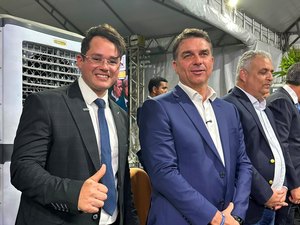 Gunnar Nunes recepciona Flávio Bolsonaro em celebração dos 111 anos da ADAL