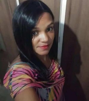 Mulher é chamada na porta de casa e morta a tiros na presença dos filhos em São Miguel dos Campos