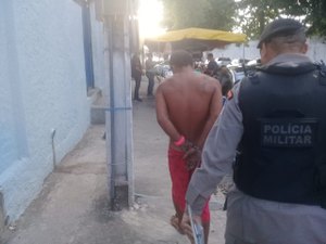 Homem é preso em flagrantes furtando pousada na Ponta Verde