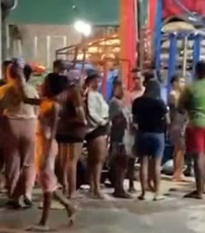 Busca por morango provoca fila e comemoração durante a madrugada
