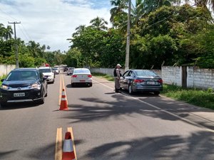 Movimento tranquilo no retorno dos maceioenses para a capital