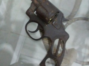 Homem suspeito de cometer assaltos é preso com revólver em Porto Real do Colégio