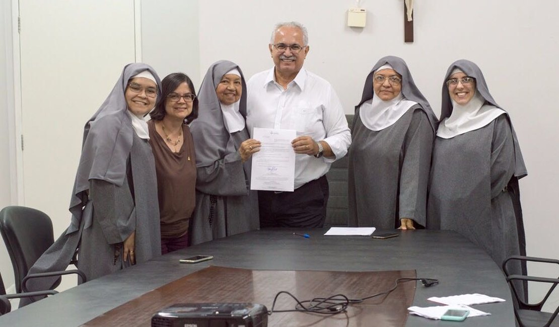 Prefeitura sanciona lei que torna de utilidade pública Mosteiro de Arapiraca