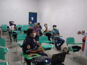Condutores de ambulância passam por capacitação no Hospital de Emergência do Agreste