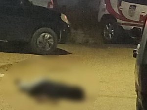 Homem é assassinado com três tiros na cabeça no meio da rua no Jacintinho