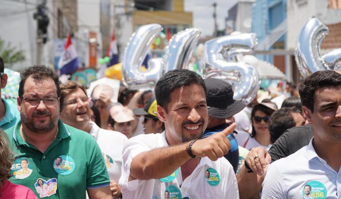 Milhares de pessoas abraçam campanha de Cunha e realizam grande caminhada em Arapiraca