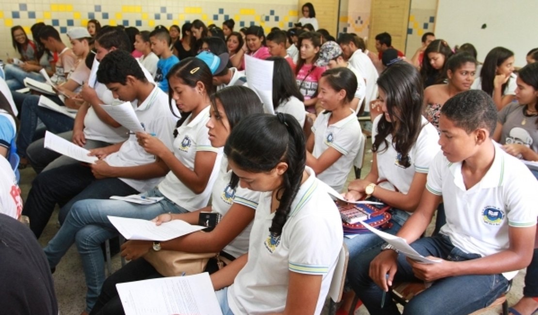 Sábado de pré-testes para o Enem em escola de Alagoas; provas ocorrem em novembro