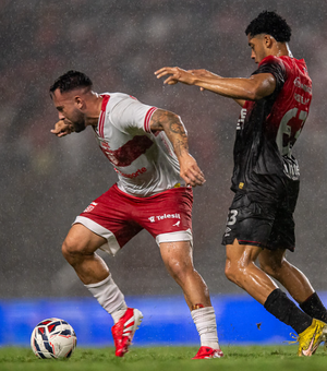 CRB perde para o Athletico no Rei Pelé e se mantém no meio da tabela da Série B