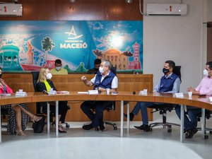 Prefeito em exercício, Ronaldo Lessa, recebe a visita da secretária nacional da Família