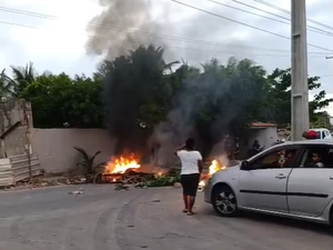 Moradores de Riacho Doce protestam por falta d'água na região