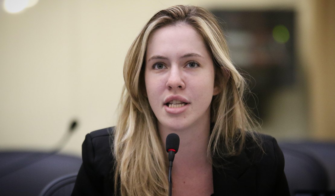 Deputada Cibele Moura recebe título de Cidadã Honorária de Japaratinga