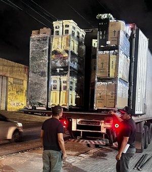Sefaz identifica carga irregular de flores no bairro do Feitosa, em Maceió