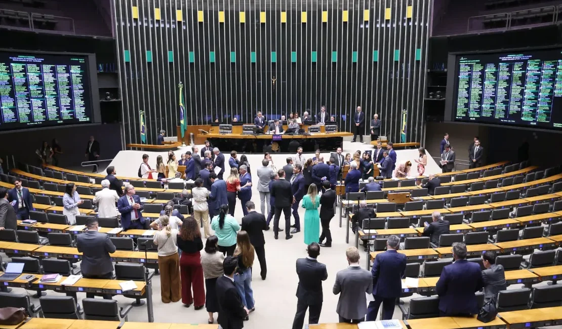 Governo retira urgência de projeto sobre 6x1; entenda próximos passos