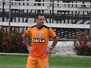 Foiani relaciona 20 jogadores e Max Carrasco será o substituto de Jorginho