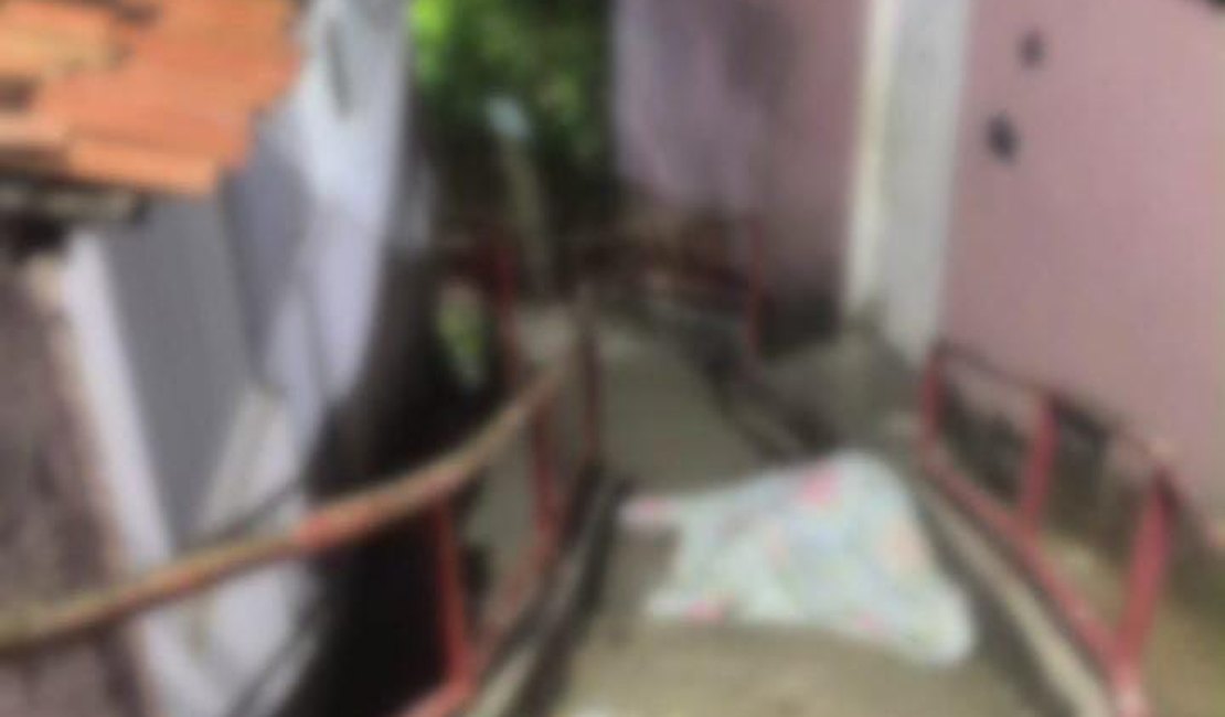 Jovem assassinado a tiros em Ipioca tinha histórico de tráfico de drogas