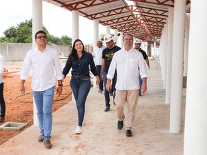 Prefeito Luciano visita obras da 15 ª escola de tempo integral de Arapiraca